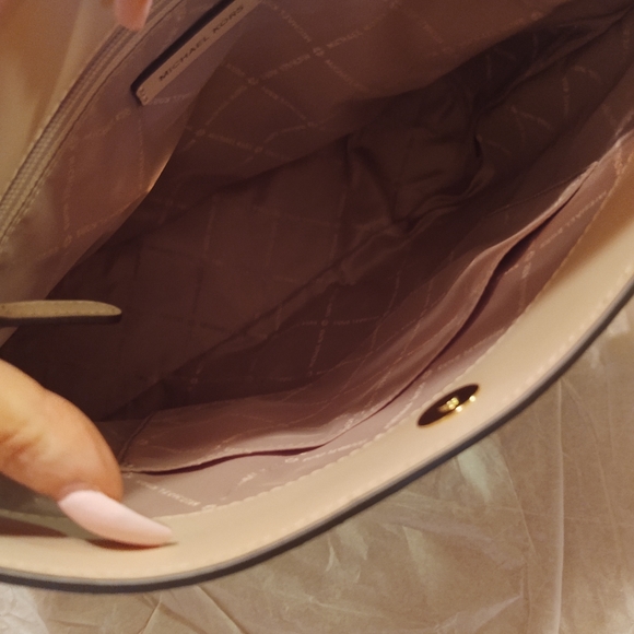 Michael Kors Nicole shoulder bag - Picture 7 of 12